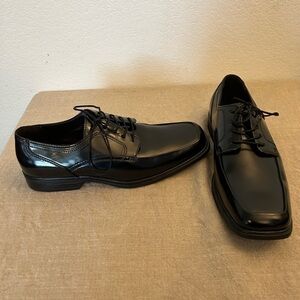 Axcess Men’s 10 1/2 Leather Upper Black Shiny Dress Shoes